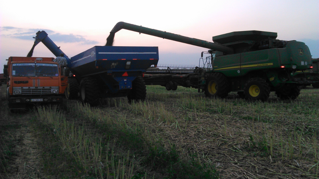 Combine Loader Truck